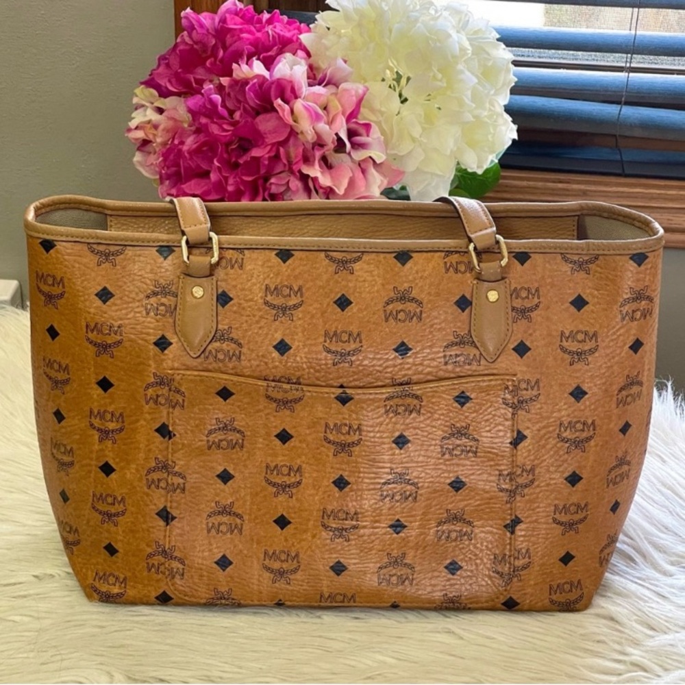 MCM Like New Large Tote Bag In Excellent Condition! - Picture 12 of 14